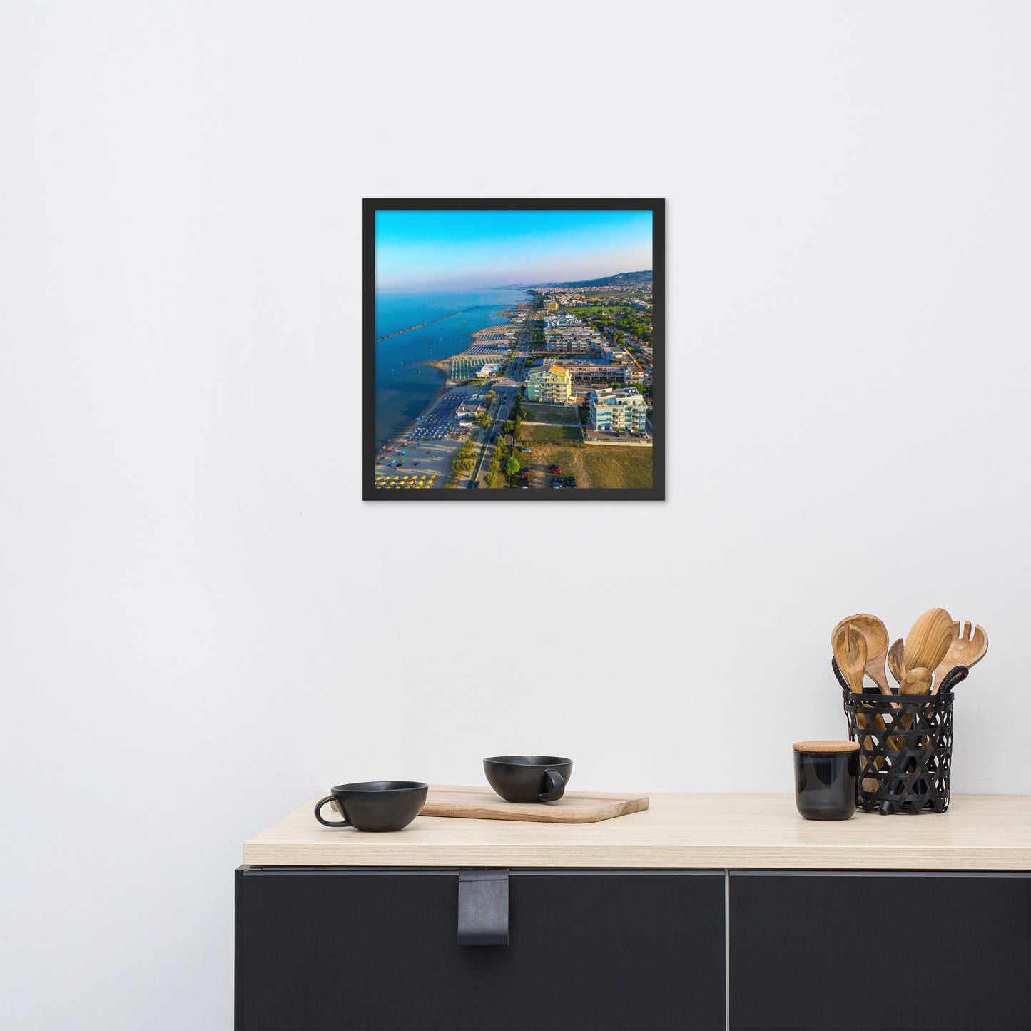 Villa Rosa Italien Strandpromenade - Gerahmtes Poster - Das Lädchen von Fotograf Oberberg