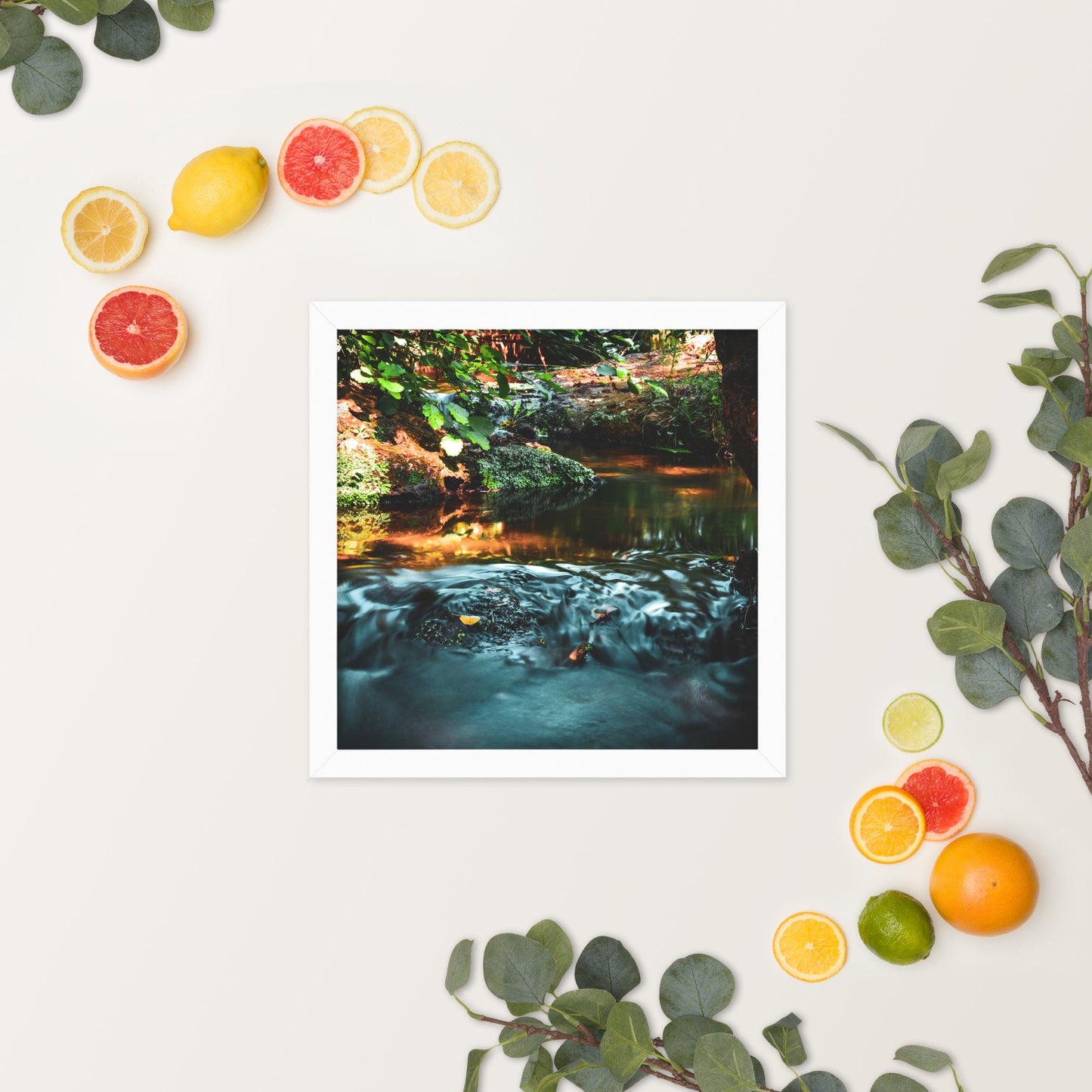 Naturpur, der Wasserlauf - Gerahmtes Poster - Das Lädchen von Fotograf Oberberg