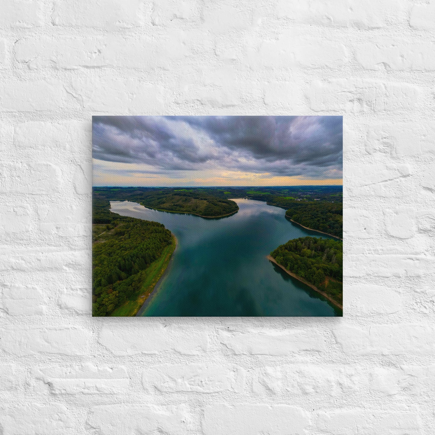 Dünne Leinwand Wiehltalsperre von oben - Das Lädchen von Fotograf Oberberg